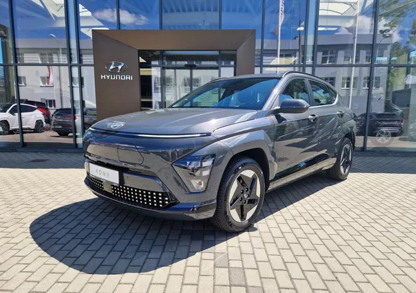 samochody osobowe Hyundai Kona cena 167589 przebieg: 10, rok produkcji 2024 z Luboń